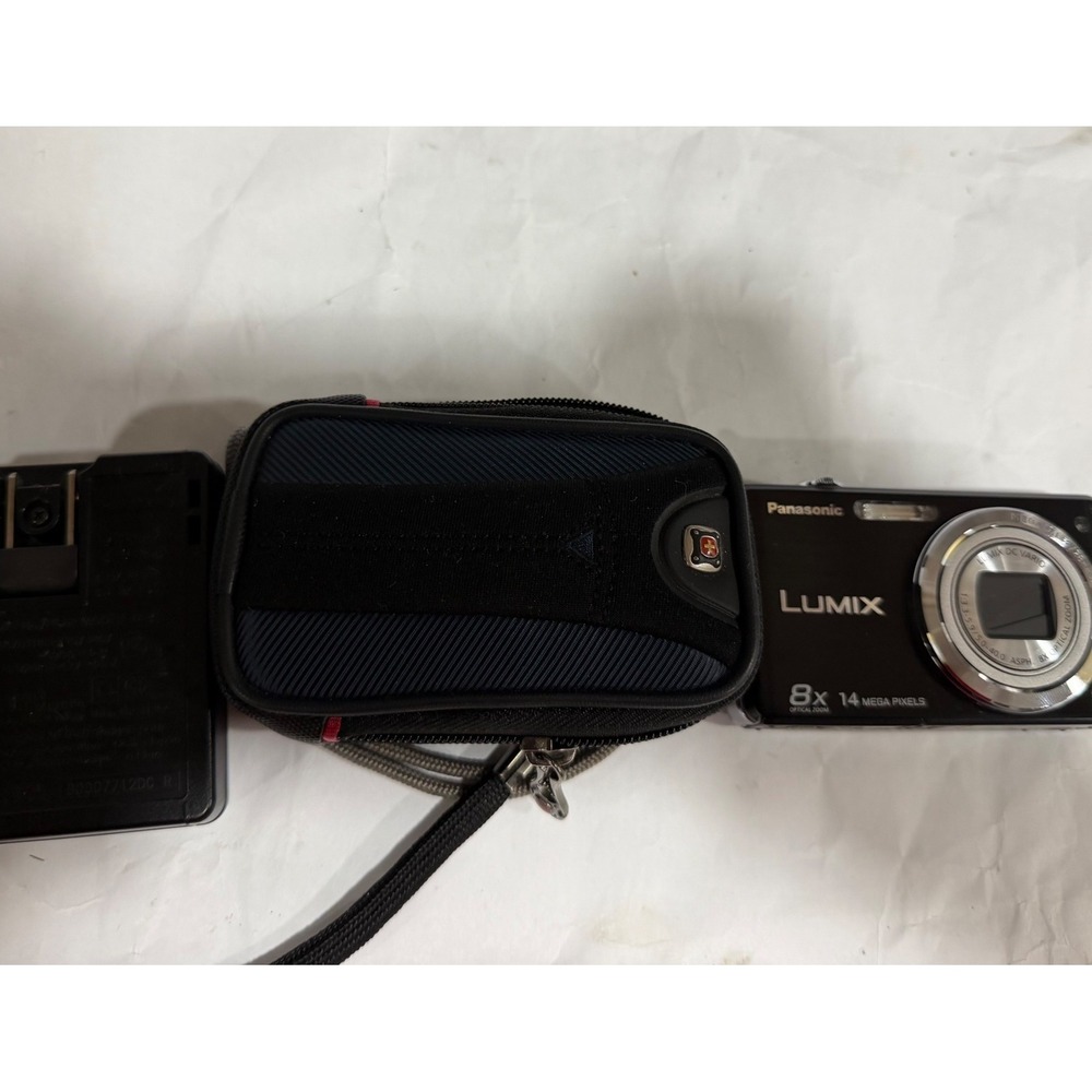 Panasonic Lumix DMC-FH22 Digital Camera 14MP 8x Zoom Black Y2K Digicam Bundle - Picture 2 of 16